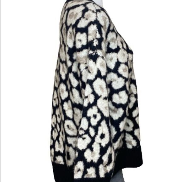 Vince Camuto NWT leopard/ cheetah animal print crew neck sweater size M - Picture 14 of 16
